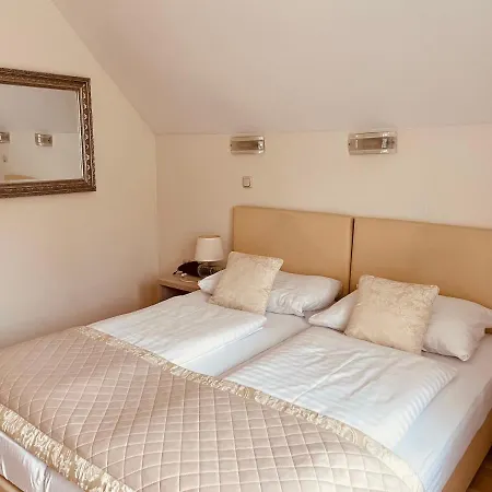 Hotel Rösch 3*