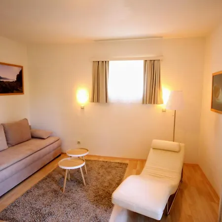 Roesch 3* Κλάγκενφουρτ