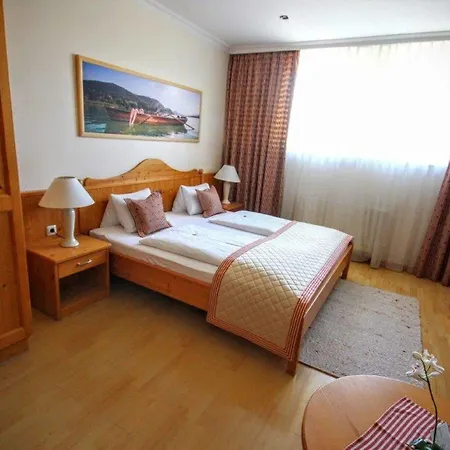 Rösch Hotel 3*