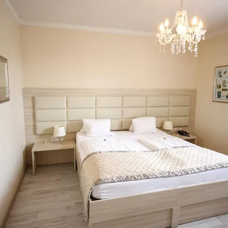 Roesch Hotel 3*